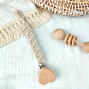 Attache tétine macramé