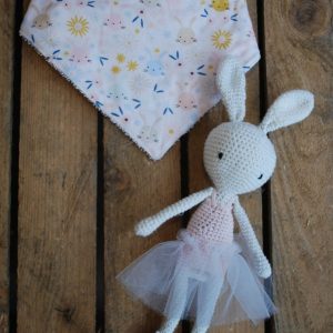 Bavoir bébé et doudou danseuse