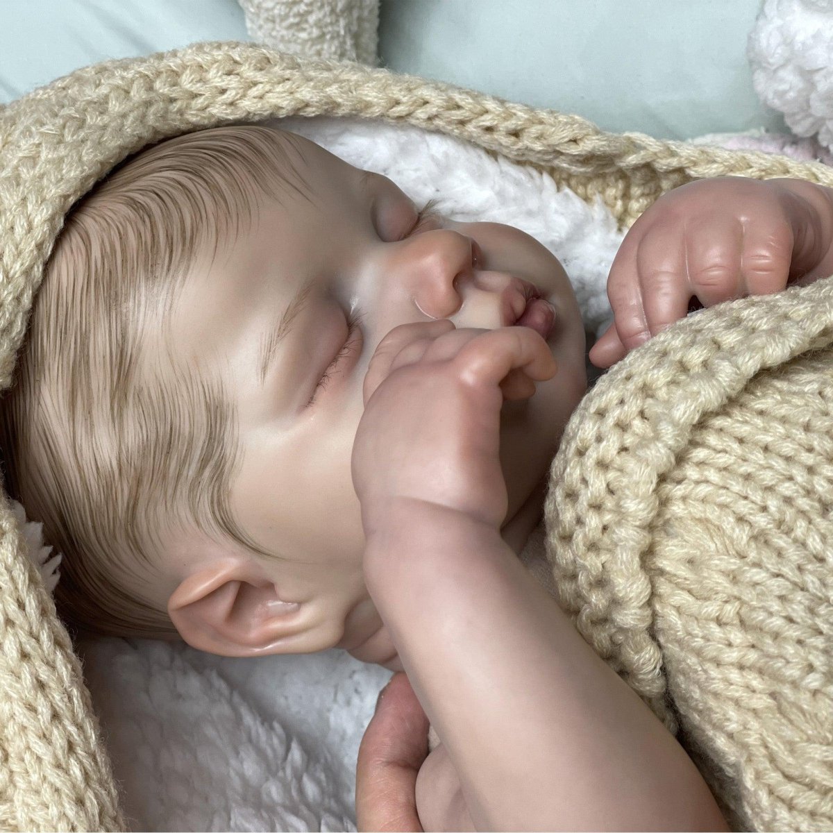 Bébé reborn garçon avec les yeux fermés - Léo – Image 5