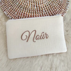 Trousse plate personnalisée (brodée - 27 tissus)