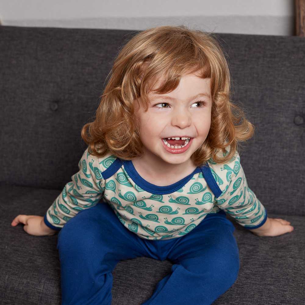 T-shirt manches longues en coton bio motifs colorés - Loud and Proud – Image 4