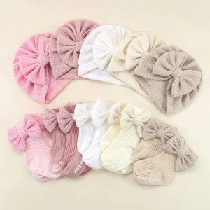 Accessoires bébé - Bonnet + Chaussette noeud papillon
