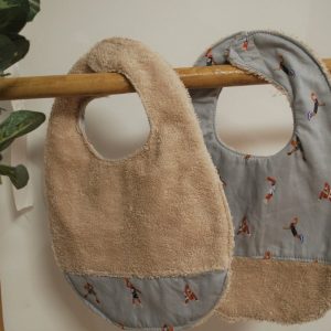 Ensemble de 2 bavoirs “BASKET”