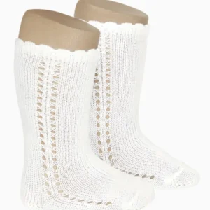 Chaussettes hautes bébé ajourées – Crème