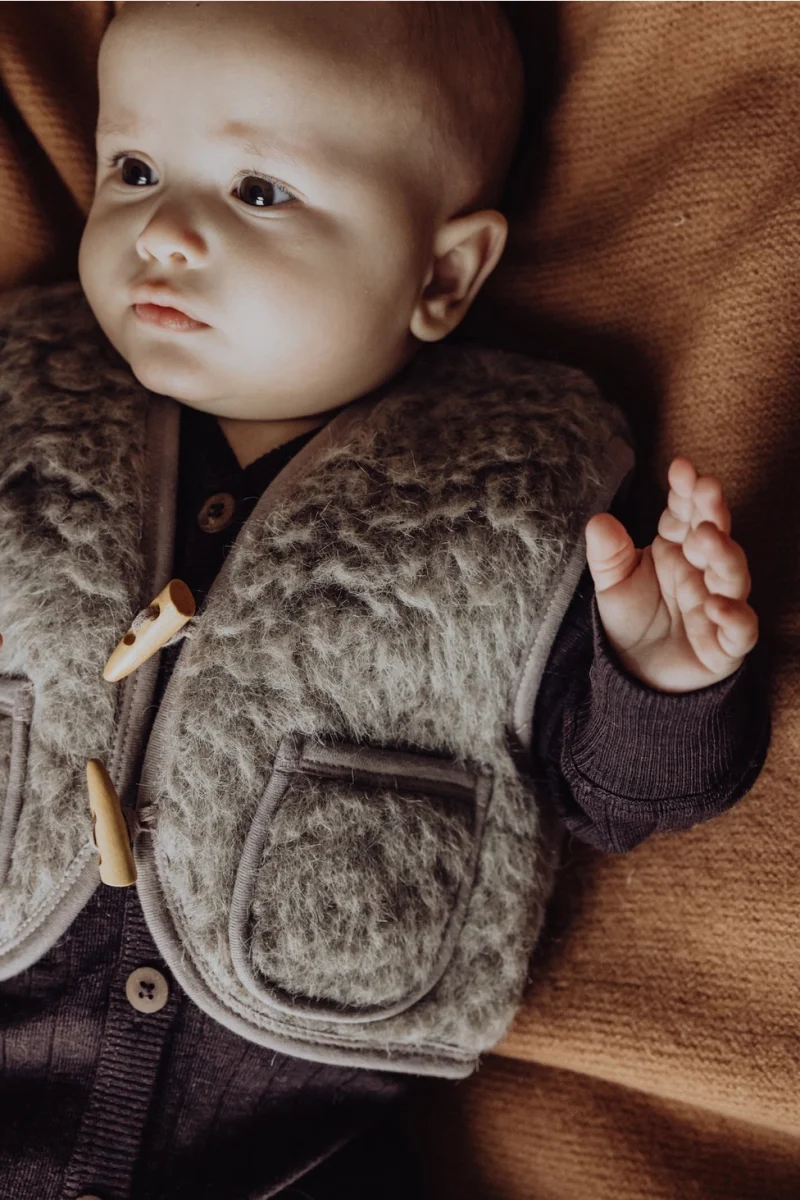 Gilet enfant sherpa laine | Sand – Finch and Fable – Image 4