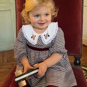 Robe bébé fille tartan à col brodé – Bordeaux